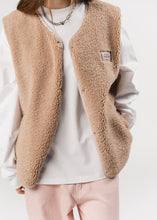 Lade das Bild in den Galerie-Viewer, Teddy Vest | Karo Kauer Label