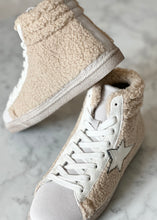 Lade das Bild in den Galerie-Viewer, Sneaker Vintage High "STAR"