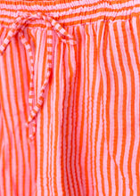Lade das Bild in den Galerie-Viewer, Musselin Shorts | Neon Stripes