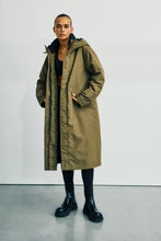 Lade das Bild in den Galerie-Viewer, Funktions Parka „Brooklyn“ Oliv | WithBlack
