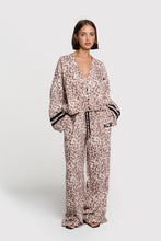 Lade das Bild in den Galerie-Viewer, Sporty Animal Jacket | ALIX The Label