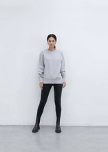 Lade das Bild in den Galerie-Viewer, Sweater "ASHI" unisex | Outryght, Grau & Schwarz