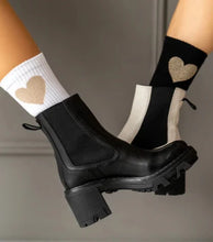Lade das Bild in den Galerie-Viewer, The Big Heart Socken im 2er Set | Loones