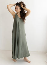 Lade das Bild in den Galerie-Viewer, Flowy Summer Dress „MYKONOS“ | Khaki & Schwarz