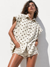 Lade das Bild in den Galerie-Viewer, Oversize Weste DOTS Statementknöpfe | Beige & Braun