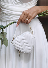 Lade das Bild in den Galerie-Viewer, Coconut Mini Heart Bag | Weat Studio