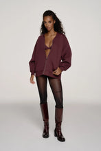 Lade das Bild in den Galerie-Viewer, Niva Sweat Bomberjacket Aubergine Brown | Oh April x Saint Sass