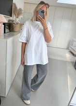 Lade das Bild in den Galerie-Viewer, Basic oversize T-Shirt | Weiß