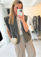 Lade das Bild in den Galerie-Viewer, Coconut Mini Heart Bag | Weat Studio