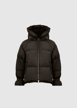 Lade das Bild in den Galerie-Viewer, Daunenjacke Kylie "Dark Brown" | WithBlack