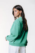 Lade das Bild in den Galerie-Viewer, Logo Acid Wash Dropped Shoulder Sweat | Colourful Rebel