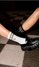 Lade das Bild in den Galerie-Viewer, Leo Love Socken im 2er Set | Loones