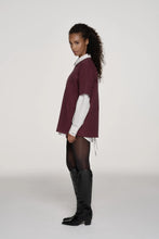 Lade das Bild in den Galerie-Viewer, BF T-Shirt Girl‘s Girl Aubergine Brown | Oh April x Saint Sass
