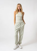 Lade das Bild in den Galerie-Viewer, Dara Top Soft Green | Oh April
