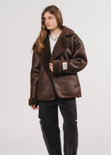 Lade das Bild in den Galerie-Viewer, Faux Leather Jacket | Karo Kauer Label
