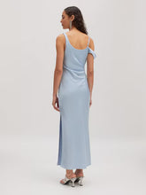 Lade das Bild in den Galerie-Viewer, Valeska Dress | Edited
