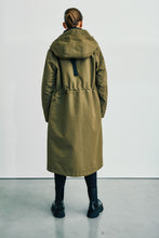 Lade das Bild in den Galerie-Viewer, Funktions Parka „Brooklyn“  Oliv | WithBlack
