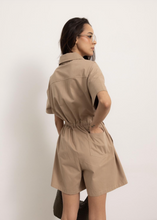 Lade das Bild in den Galerie-Viewer, Jumpsuit FABI Cognac
