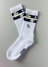 Lade das Bild in den Galerie-Viewer, Flower Socken | Loones, Weiß
