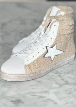 Lade das Bild in den Galerie-Viewer, Sneaker Vintage High "STAR"
