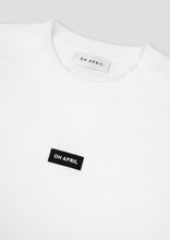 Lade das Bild in den Galerie-Viewer, Boyfriend T-Shirt White | Oh April
