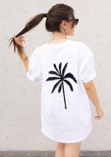 Lade das Bild in den Galerie-Viewer, Unisex &amp; oversize T-Shirt "PALMTREE" | Schwarz &amp; Weiss
