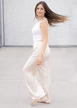 Lade das Bild in den Galerie-Viewer, Silky Pants | "NINU" verschiedene Farben
