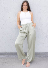 Lade das Bild in den Galerie-Viewer, Silky Pants | "NINU" verschiedene Farben
