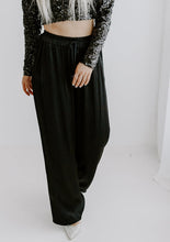 Lade das Bild in den Galerie-Viewer, Silky Pants | "NINU" verschiedene Farben
