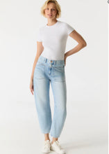 Lade das Bild in den Galerie-Viewer, Mid Waiste Ancle Jeans SELENA Light Blue| C.O.J
