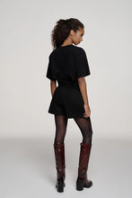 Lade das Bild in den Galerie-Viewer, Mavie Sweat Shorts Black | Oh April x Saint Sass
