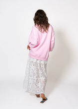 Lade das Bild in den Galerie-Viewer, Oh April Oversized Sweater  | Soft Blush
