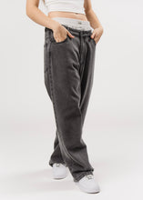 Lade das Bild in den Galerie-Viewer, Denim Boxer Pants Grey | Karo Kauer Label
