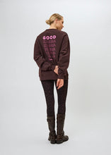 Lade das Bild in den Galerie-Viewer, OV Sweater Good Karma Truffle | Oh April
