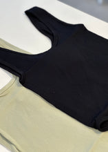 Lade das Bild in den Galerie-Viewer, Gerippter Basic Soft Body | 4 Farben
