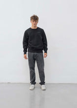 Lade das Bild in den Galerie-Viewer, Sweater "ASHI" unisex | Outryght, Grau &amp; Schwarz
