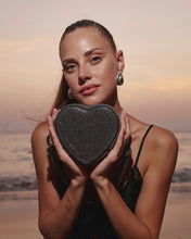 Lade das Bild in den Galerie-Viewer, Midi Heart Bag Crystal Black | Weat Studio
