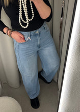 Lade das Bild in den Galerie-Viewer, Barrel Jeans  VIVIAN | Light Blue
