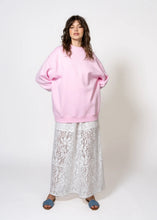 Lade das Bild in den Galerie-Viewer, Oh April Oversized Sweater  | Soft Blush
