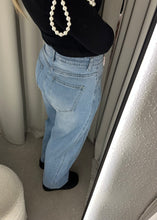 Lade das Bild in den Galerie-Viewer, Barrel Jeans  VIVIAN | Light Blue
