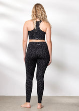 Lade das Bild in den Galerie-Viewer, Leggings Leo Black | Hey Honey
