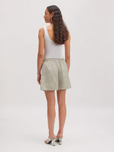 Lade das Bild in den Galerie-Viewer, Yoko Shorts | Edited
