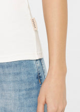 Lade das Bild in den Galerie-Viewer, Geripptes Tanktop Til:da Weiß &amp; Pink | Senses.The Label
