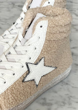 Lade das Bild in den Galerie-Viewer, Sneaker Vintage High "STAR"
