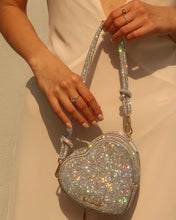 Lade das Bild in den Galerie-Viewer, Midi Heart Bag Crystal | Weat Studio
