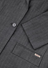 Lade das Bild in den Galerie-Viewer, Krissy Blazer Pinstripe | Oh April
