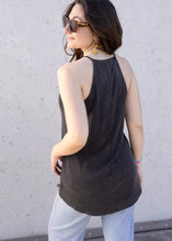 Lade das Bild in den Galerie-Viewer, Top "TINA" long | Outryght - Schwarz, Weiß &amp; Faded Black (washed)
