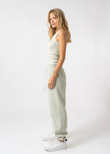 Lade das Bild in den Galerie-Viewer, Dara Top Soft Green | Oh April
