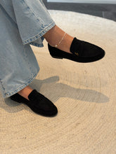 Lade das Bild in den Galerie-Viewer, Veganer Loafer looks like Wildleder | Schwarz
