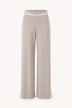Lade das Bild in den Galerie-Viewer, Jasmin Flared Leggings Taupe | Oh April
